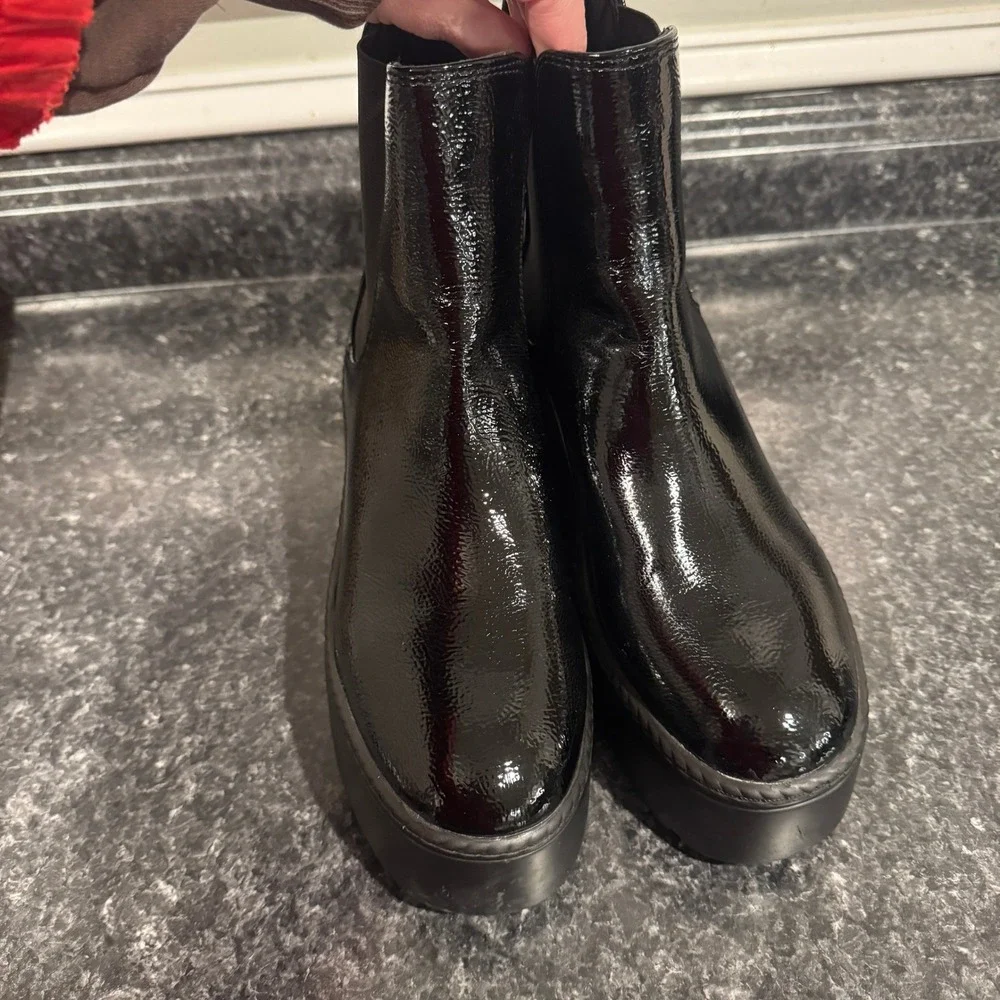 Nine West Chunky Platform Chelsea Boots Slip On Patent Leather Womens 9